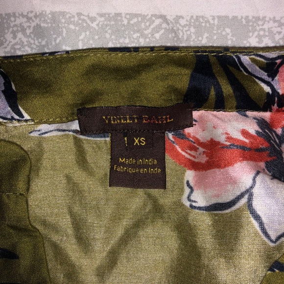 XS Vineet Bahl floral button down - Picture 6 of 9